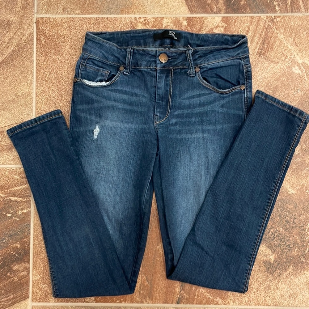 1822. Size 27. Skinny Stretch.